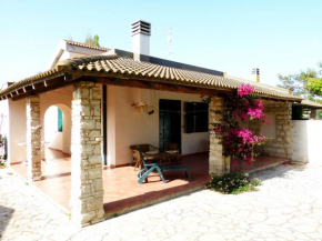 Отель Casa Vacanza Ondablu CaseSicule, on the Beach with big Veranda and Wifi  Санта Мария Дел Фокалло